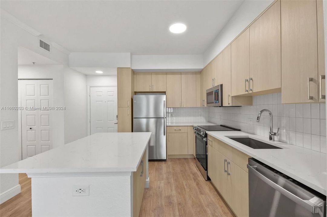 For Rent: $2,587 (2 beds, 2 baths, 1074 Square Feet)