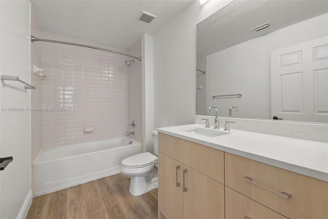 For Rent: $2,587 (2 beds, 2 baths, 1074 Square Feet)