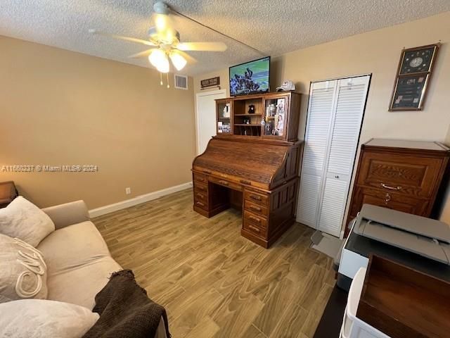 For Sale: $179,900 (2 beds, 2 baths, 1162 Square Feet)