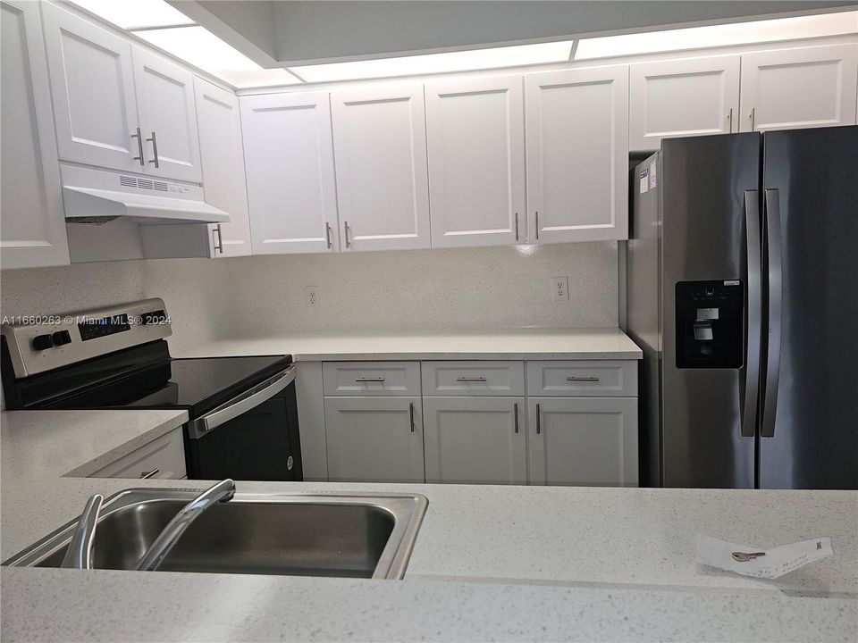 For Rent: $1,995 (1 beds, 1 baths, 1045 Square Feet)