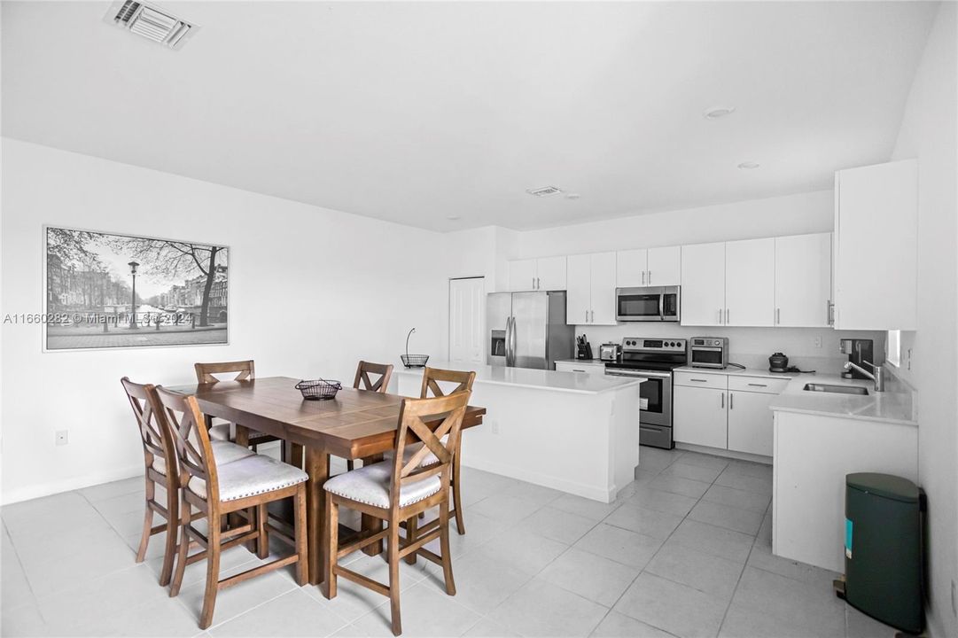 For Sale: $899,000 (3 beds, 2 baths, 2137 Square Feet)