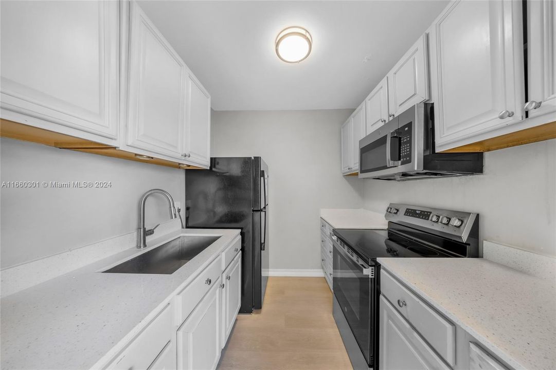 For Rent: $1,700 (1 beds, 1 baths, 614 Square Feet)