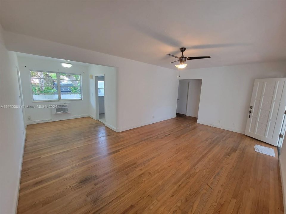 For Rent: $3,000 (2 beds, 1 baths, 2104 Square Feet)