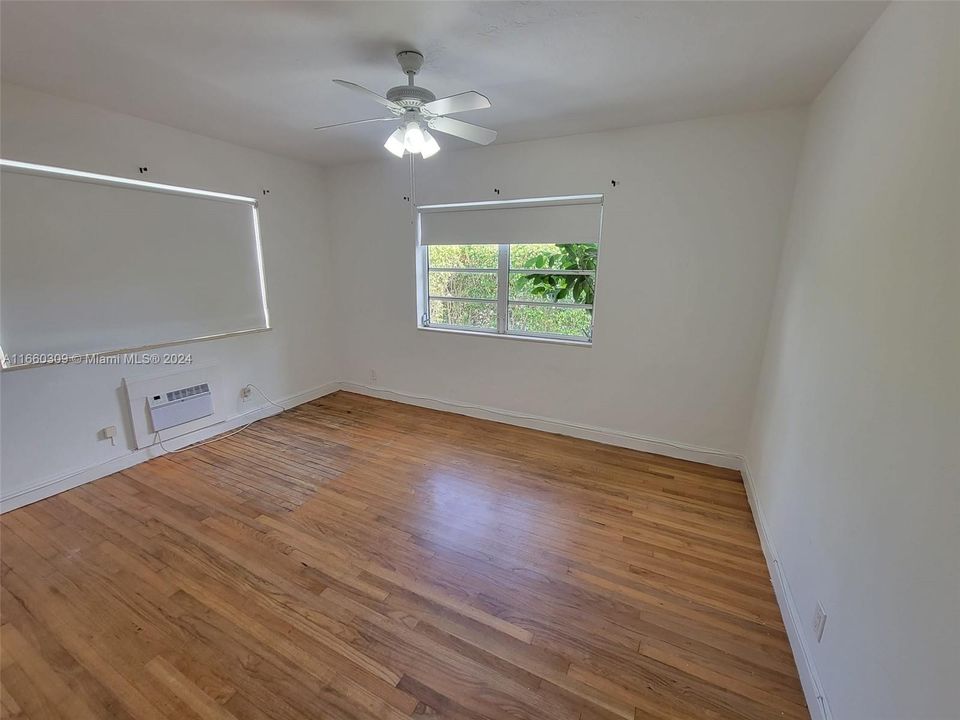 For Rent: $3,000 (2 beds, 1 baths, 2104 Square Feet)