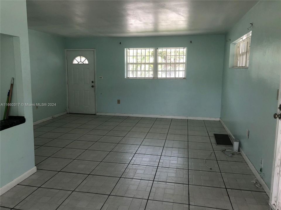 For Rent: $3,200 (3 beds, 2 baths, 1107 Square Feet)