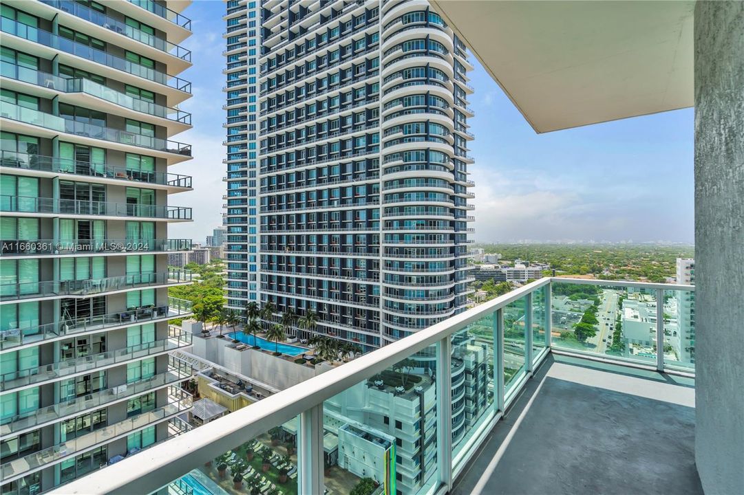 For Sale: $589,000 (2 beds, 2 baths, 1255 Square Feet)