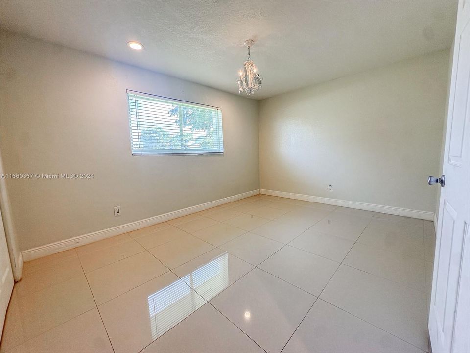 For Rent: $3,750 (3 beds, 2 baths, 2225 Square Feet)