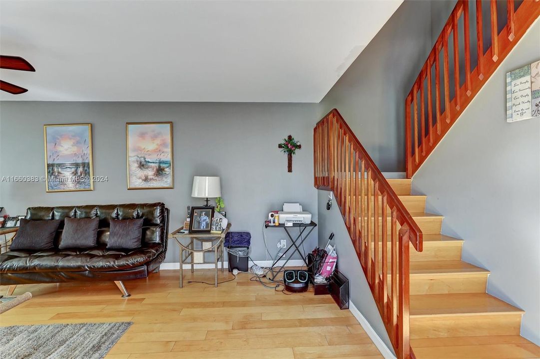 For Sale: $350,000 (2 beds, 2 baths, 1350 Square Feet)