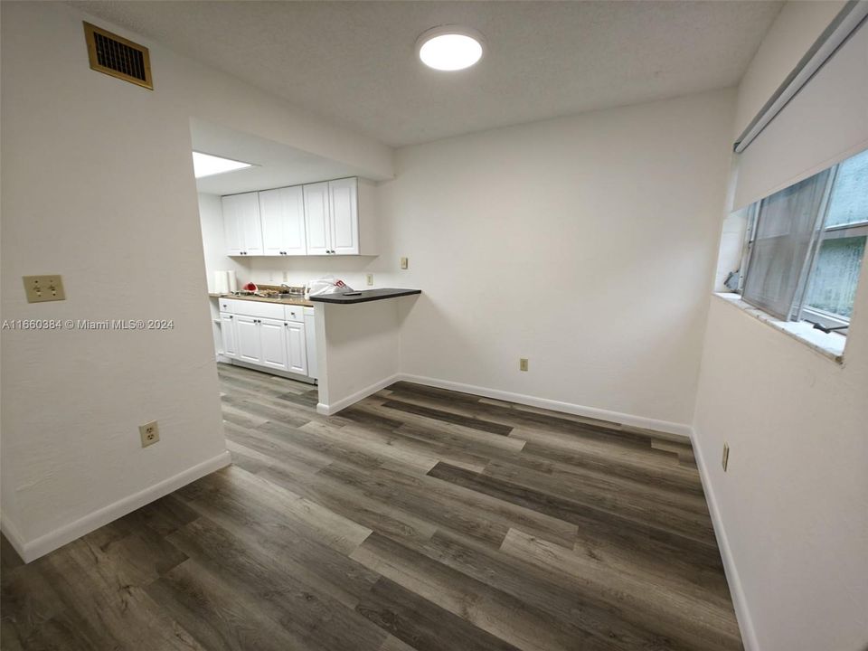 For Rent: $2,450 (2 beds, 1 baths, 1025 Square Feet)