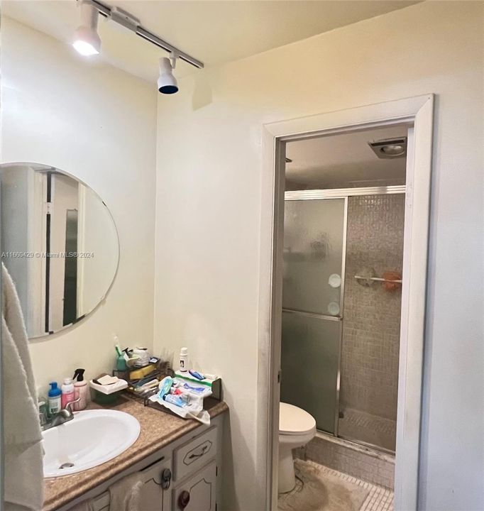 For Sale: $299,000 (2 beds, 2 baths, 1150 Square Feet)