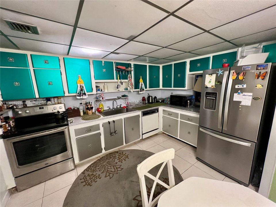 En Venta: $299,000 (2 camas, 2 baños, 1150 Pies cuadrados)