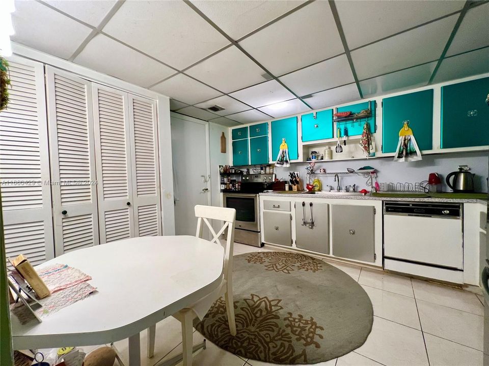 En Venta: $299,000 (2 camas, 2 baños, 1150 Pies cuadrados)