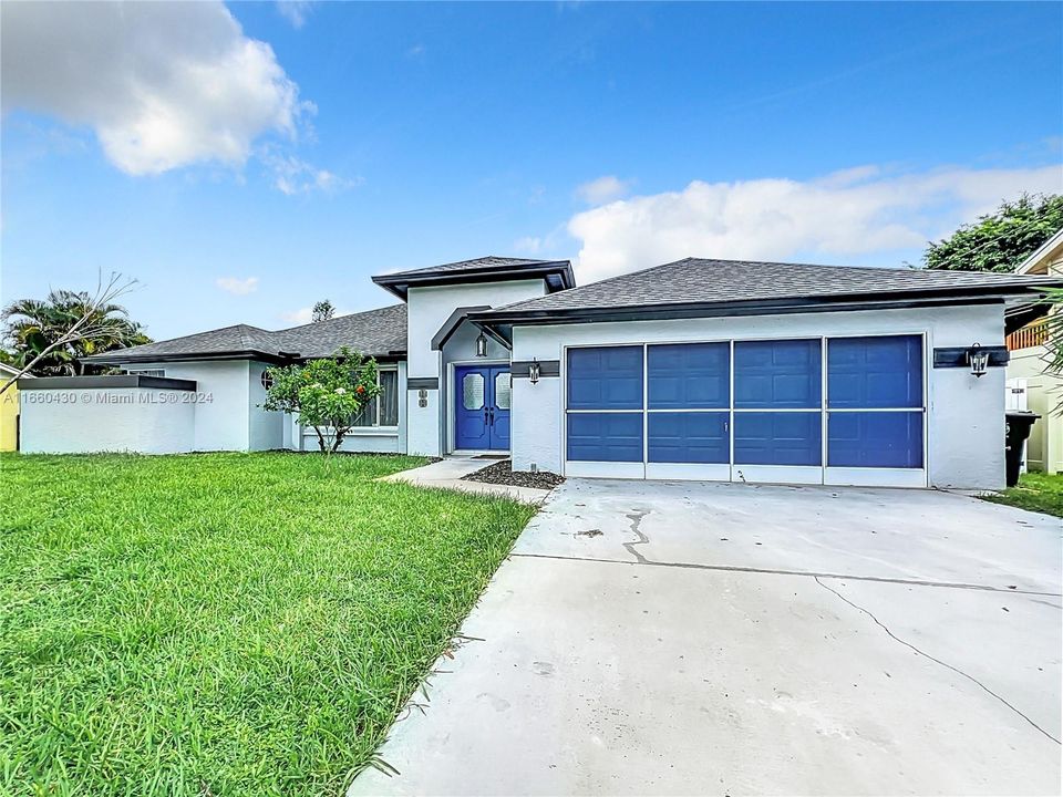 For Sale: $464,999 (3 beds, 2 baths, 2003 Square Feet)