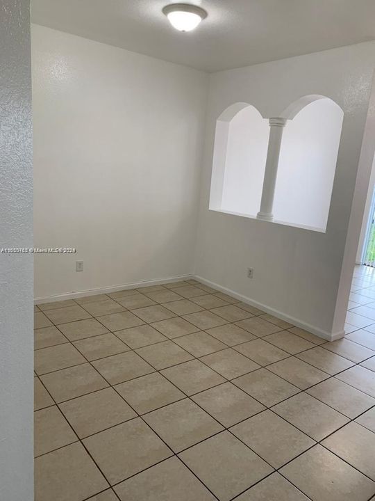 For Rent: $2,550 (4 beds, 2 baths, 1592 Square Feet)