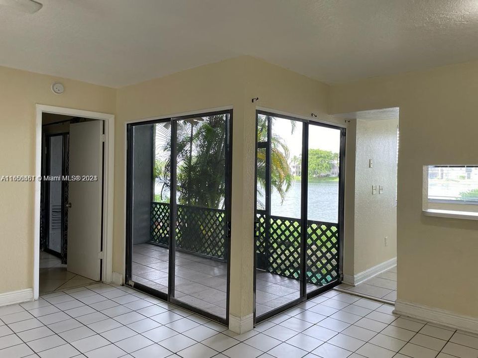 For Rent: $2,150 (2 beds, 2 baths, 960 Square Feet)