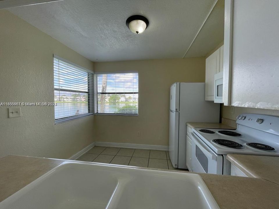 For Rent: $2,150 (2 beds, 2 baths, 960 Square Feet)