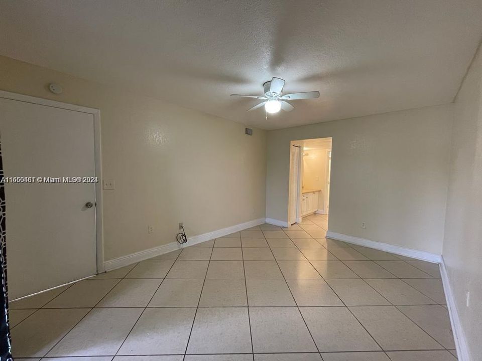 For Rent: $2,150 (2 beds, 2 baths, 960 Square Feet)