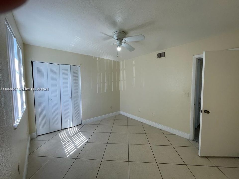 For Rent: $2,150 (2 beds, 2 baths, 960 Square Feet)