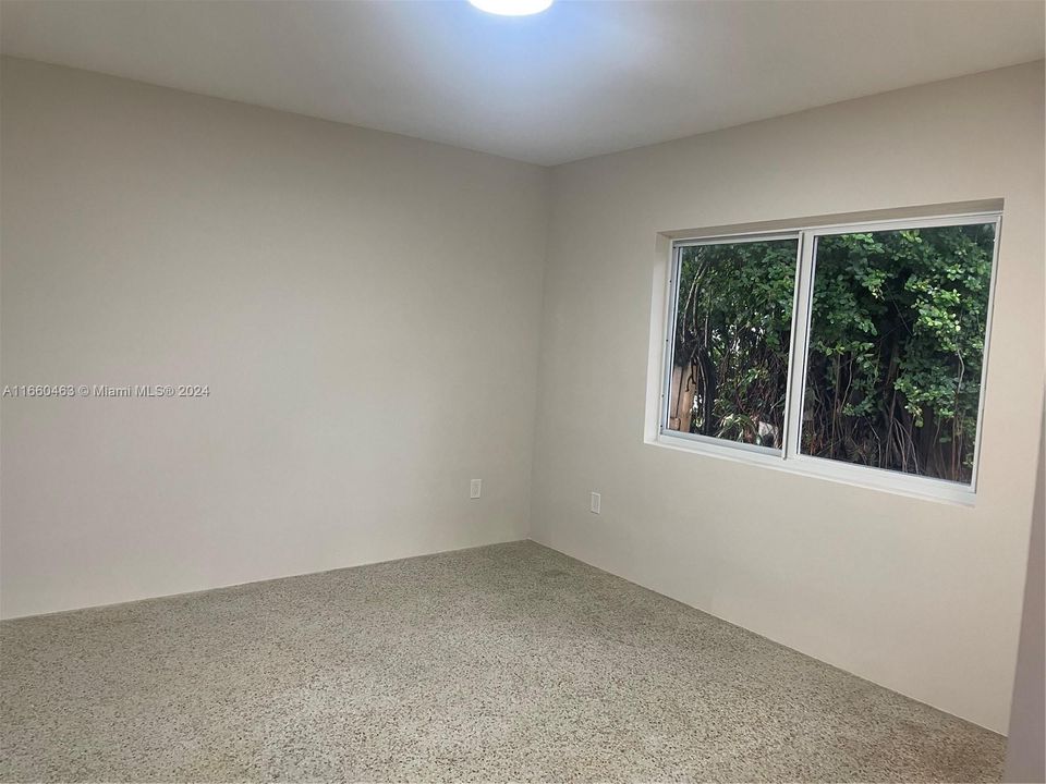 For Rent: $2,550 (1 beds, 1 baths, 800 Square Feet)