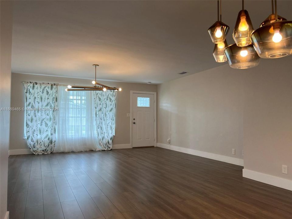 For Rent: $3,700 (2 beds, 2 baths, 1586 Square Feet)