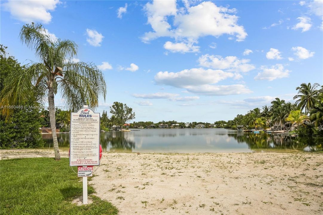 For Sale: $799,000 (3 beds, 2 baths, 1865 Square Feet)