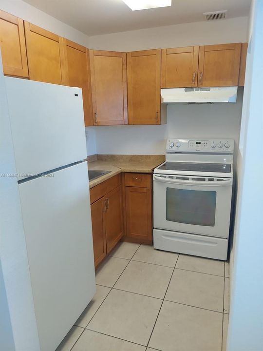 For Sale: $162,000 (1 beds, 1 baths, 480 Square Feet)