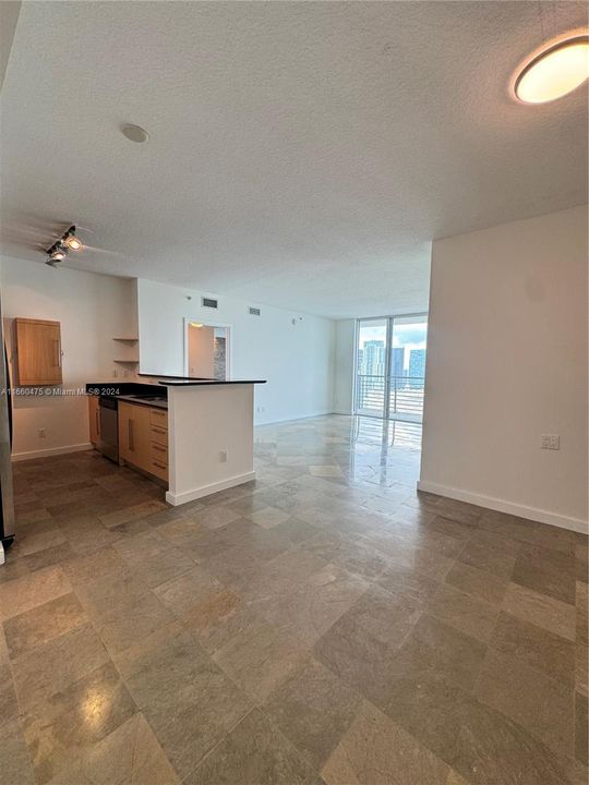 For Rent: $4,100 (2 beds, 2 baths, 1169 Square Feet)