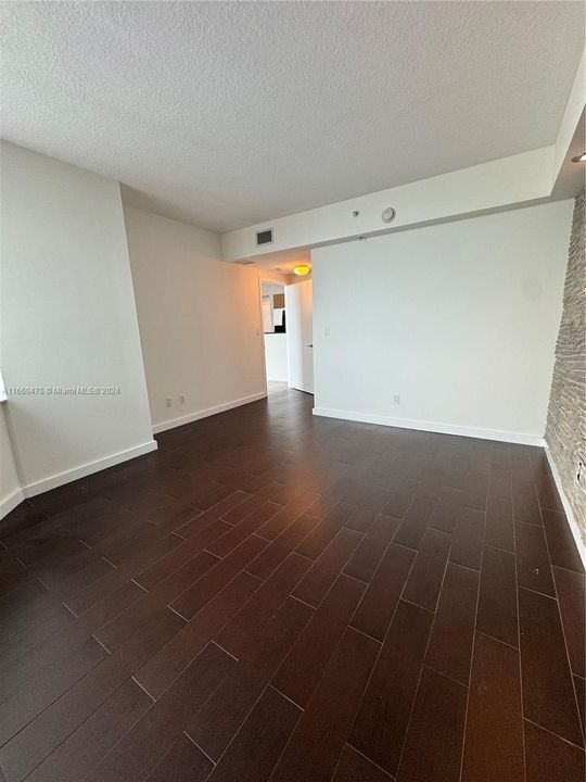 For Rent: $4,100 (2 beds, 2 baths, 1169 Square Feet)