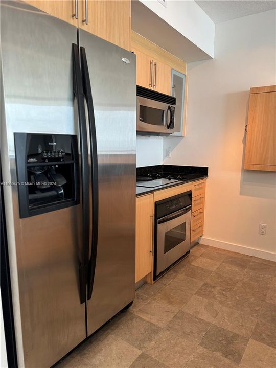 For Rent: $4,100 (2 beds, 2 baths, 1169 Square Feet)