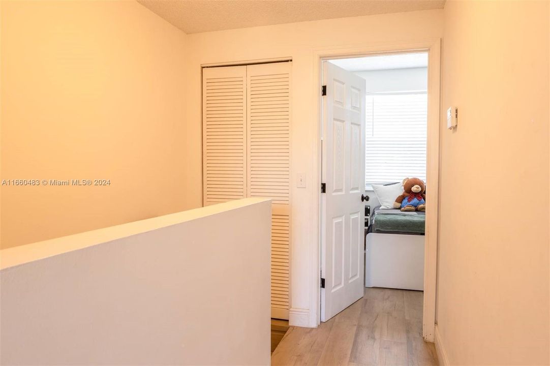 For Sale: $410,000 (2 beds, 2 baths, 1110 Square Feet)