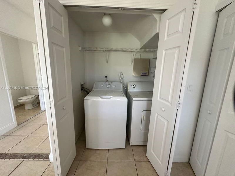 For Rent: $2,100 (2 beds, 2 baths, 1166 Square Feet)