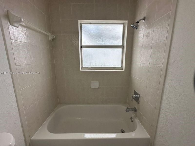 For Rent: $2,100 (2 beds, 2 baths, 1166 Square Feet)