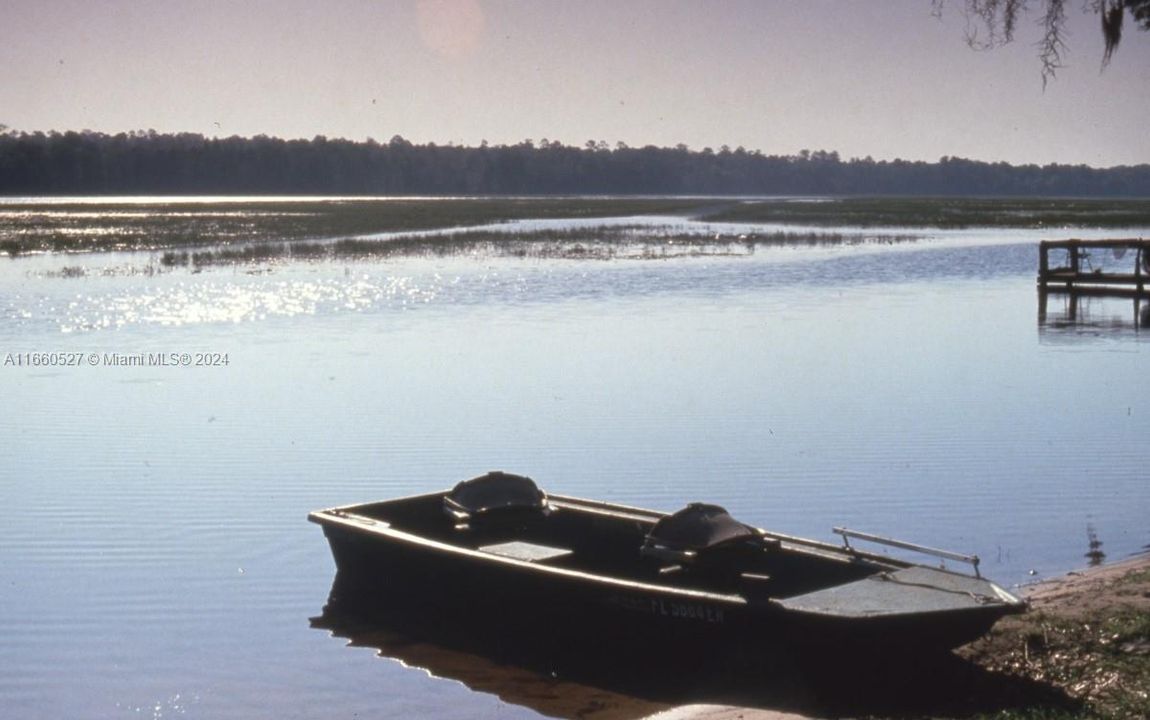 На продажу: $10,900 (0.23 acres)