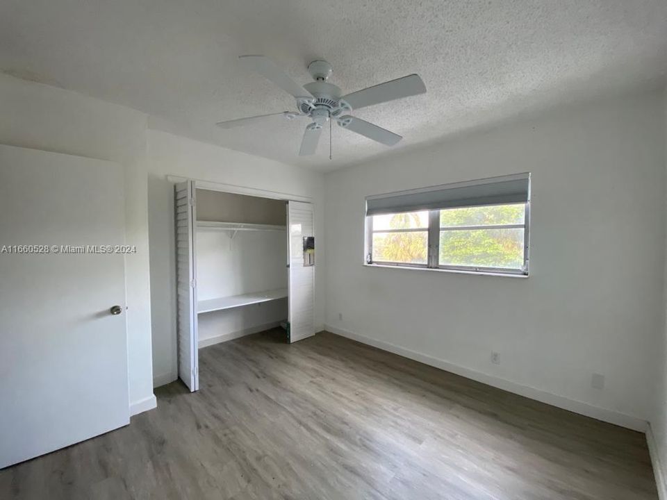 For Sale: $279,900 (2 beds, 2 baths, 960 Square Feet)