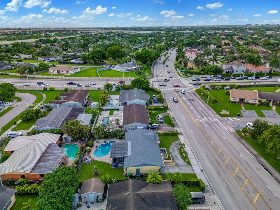 For Sale: $769,900 (3 beds, 2 baths, 1222 Square Feet)