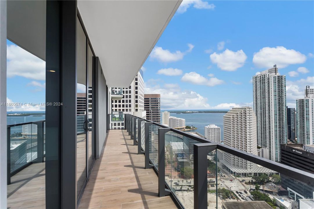 For Sale: $1,099,000 (2 beds, 2 baths, 1265 Square Feet)