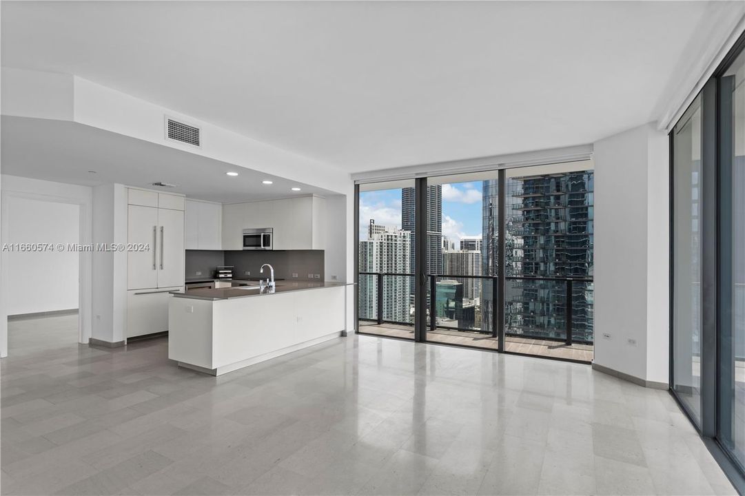 For Sale: $1,099,000 (2 beds, 2 baths, 1265 Square Feet)