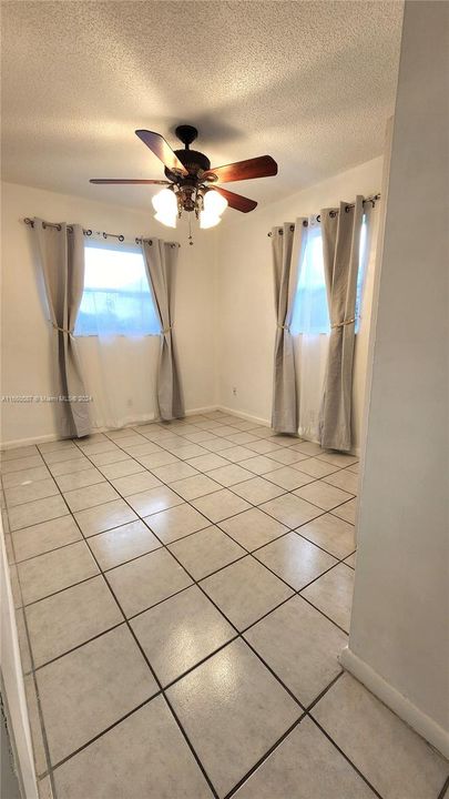 For Rent: $2,000 (2 beds, 1 baths, 1077 Square Feet)