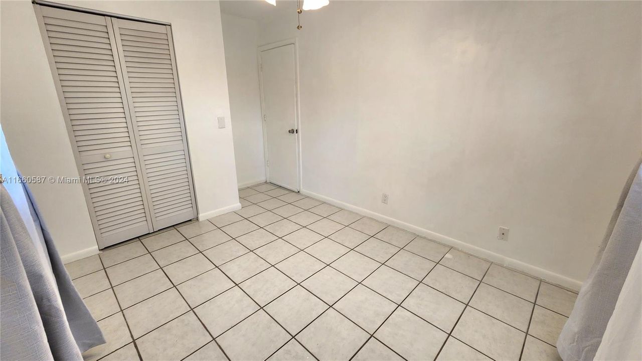 For Rent: $2,000 (2 beds, 1 baths, 1077 Square Feet)