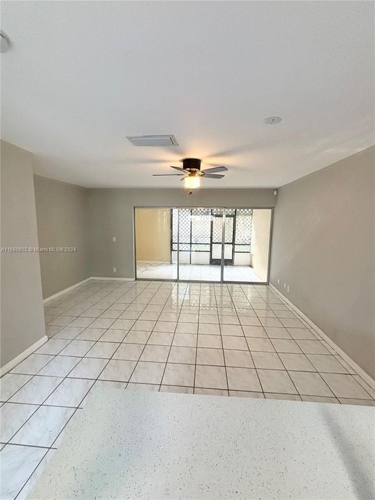 For Rent: $2,300 (2 beds, 1 baths, 950 Square Feet)