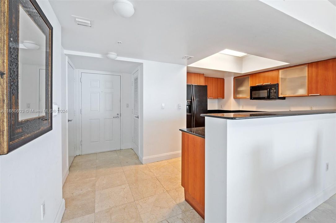 For Sale: $739,000 (1 beds, 1 baths, 1000 Square Feet)