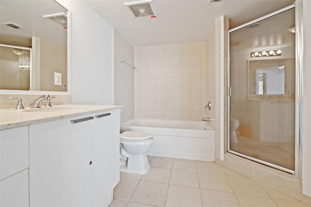 For Sale: $739,000 (1 beds, 1 baths, 1000 Square Feet)