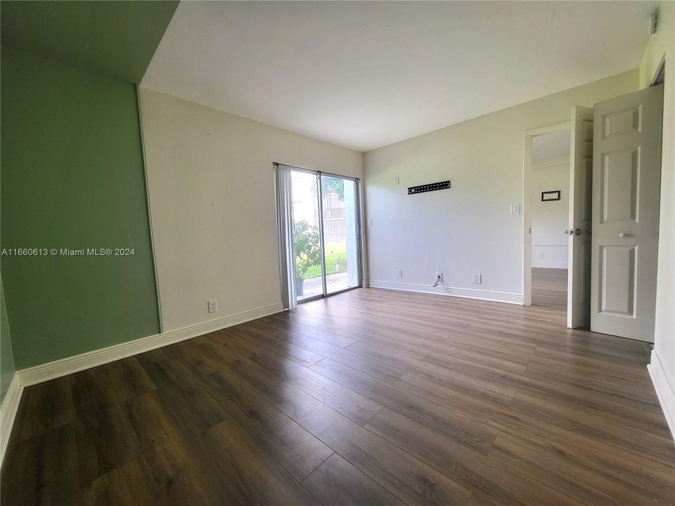 For Rent: $2,300 (2 beds, 2 baths, 832 Square Feet)