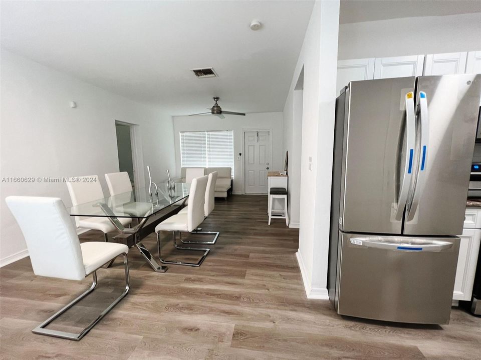 For Sale: $620,000 (4 beds, 2 baths, 1028 Square Feet)