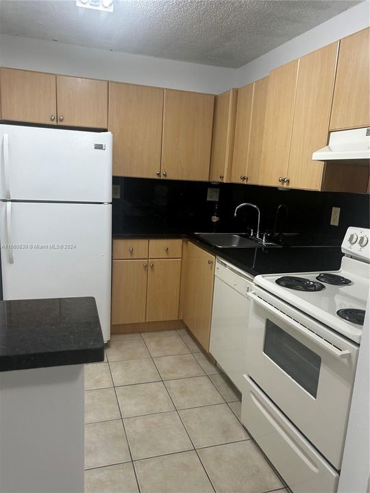 For Rent: $1,850 (1 beds, 1 baths, 679 Square Feet)