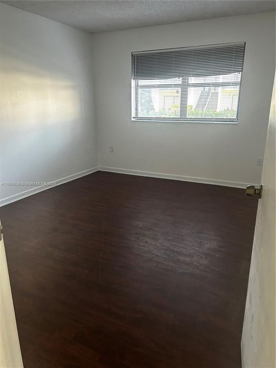 For Rent: $1,850 (1 beds, 1 baths, 679 Square Feet)