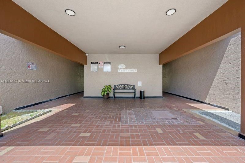 En Venta: $280,000 (2 camas, 2 baños, 1070 Pies cuadrados)