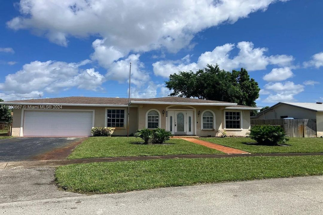 For Sale: $546,000 (3 beds, 2 baths, 1618 Square Feet)