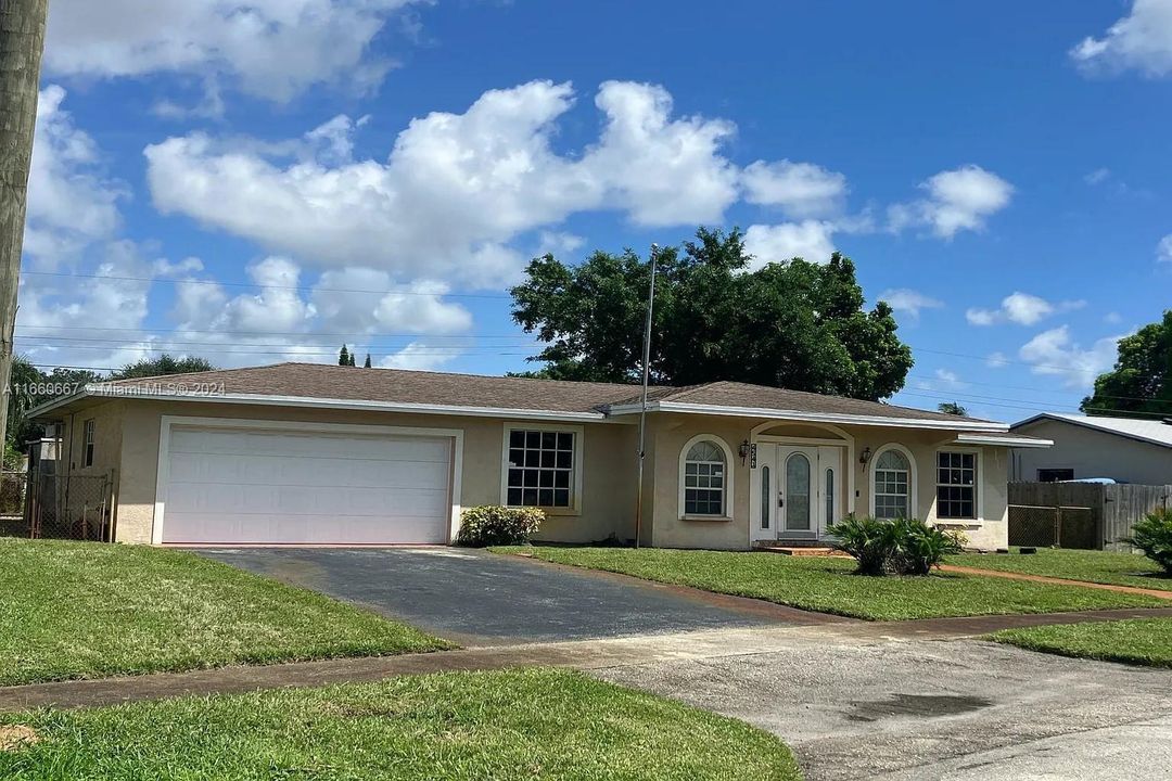 For Sale: $546,000 (3 beds, 2 baths, 1618 Square Feet)