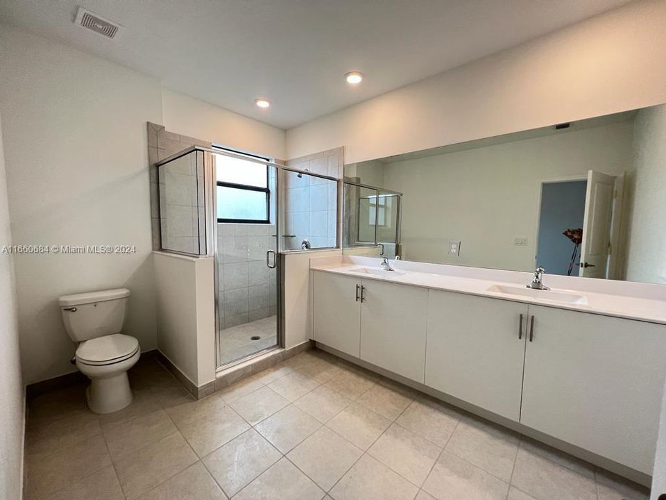 For Rent: $2,900 (3 beds, 2 baths, 1695 Square Feet)